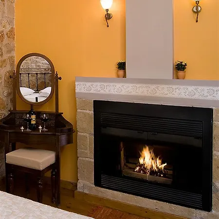 Klymeni Traditional Homes Apartment
