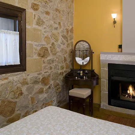 Klymeni Traditional Homes Apartment